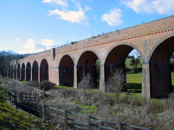 Hockley Viaduct in February 2000, looking west photo of Hockley Viaduct in February 2000, looking west